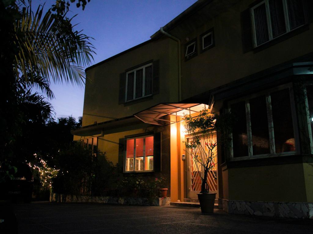 L'Orchidee Boutique Hotel ポートオブスペイン エクステリア 写真