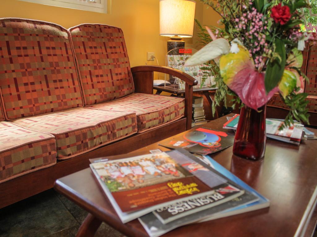 L'Orchidee Boutique Hotel ポートオブスペイン エクステリア 写真