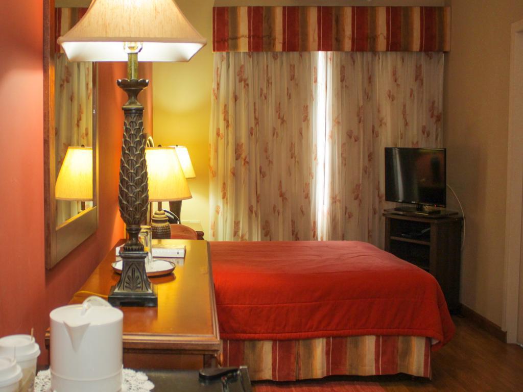 L'Orchidee Boutique Hotel ポートオブスペイン エクステリア 写真