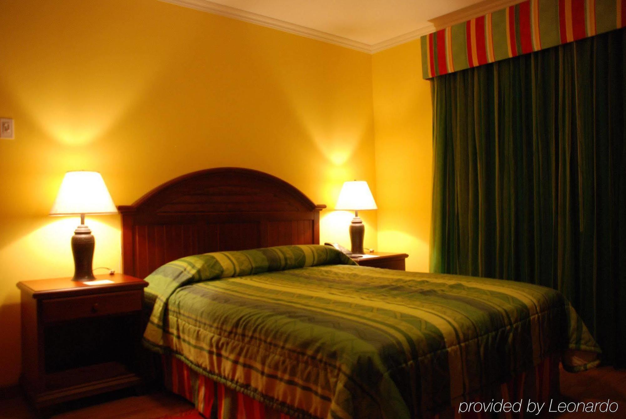 L'Orchidee Boutique Hotel ポートオブスペイン エクステリア 写真