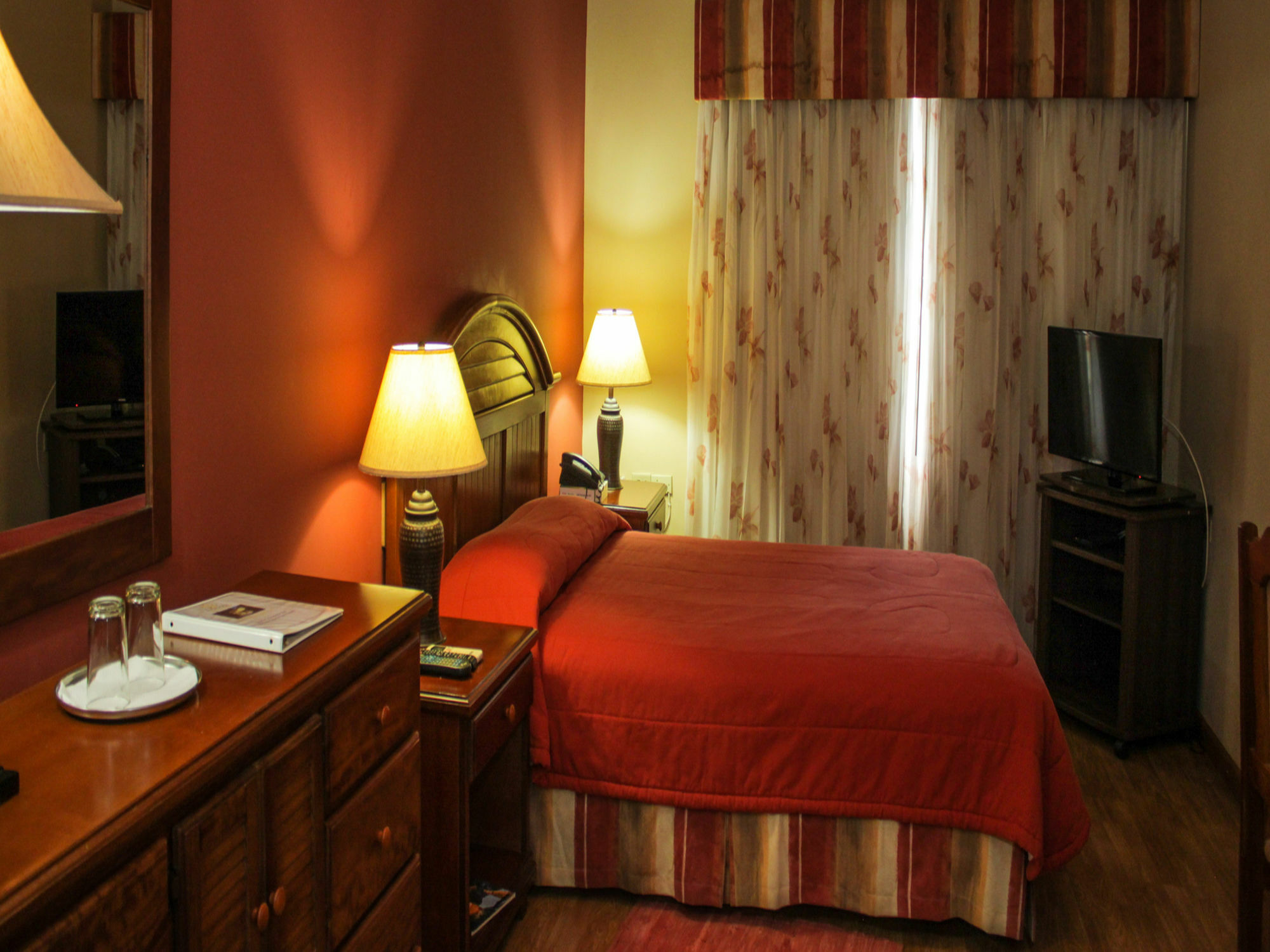 L'Orchidee Boutique Hotel ポートオブスペイン エクステリア 写真